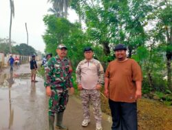 Memasuki Musim Hujan Pemdes Karang Segar dan Babinsa Koramil 11/Pebayuran Kompak Gelar Kerja Bakti di Kp Babakan Rengas