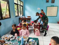 Hangatnya Kepedulian, Babinsa Antar Gizi Sehat untuk Anak dan Ibu