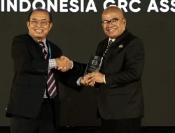 Integritas Nyata dalam Governansi, Amien Sunaryadi Dianugerahi GRC Lifetime Achievement Award 2025
