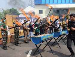 Konferensi pers Dandim 0509/Bekasi Dampingi Pemusnahan Barang Ilegal Bea dan Cukai