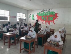 Ribuan Siswa di Pebayuran Distrbusikan Makanan Bergizi, TNI Dukung Program Pemenuhan Gizi