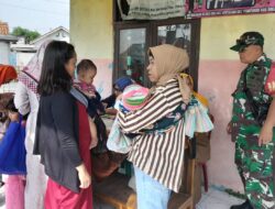 Kepedulian Babinsa Koramil 11/Pebayuran Kawal Posyandu Mawar IV, Bukti TNI terhadap Kesehatan Ibu dan Anak