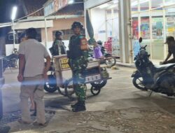 Antisipasi  Kriminalitas, Koramil 11 Pebayuran Bersama Komponen Pendukung Gencar Patroli Malam di Titik Rawan
