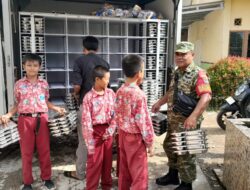 Babinsa Koramil 11 Pebayuran Dampingi Pendistribusian Makanan Bergizi SPPG Pebayuran