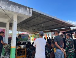 Perkuat Hubungan Harmonis Bersama Masyarakat, Yonif TP 870/Sangia Wambulu Selenggarakan Nobar Bola Gembira