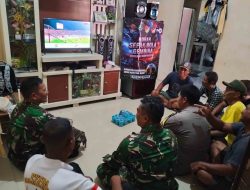 TNI dan Warga Kompak Dukung Tim Favorit Saat Nobar Piala Dunia di Cabang Bungin