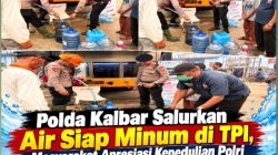Di Tengah Kesulitan Air Minum, Polda Kalbar Hadir Bantu Warga TPI dan Sekitarnya